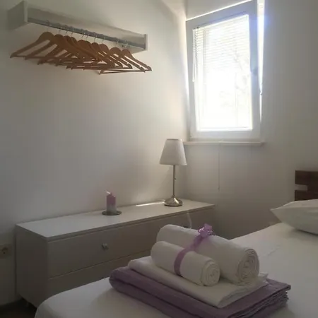 Velika Prapratna-mala Vala,veliki Uzitak * Oskorušno