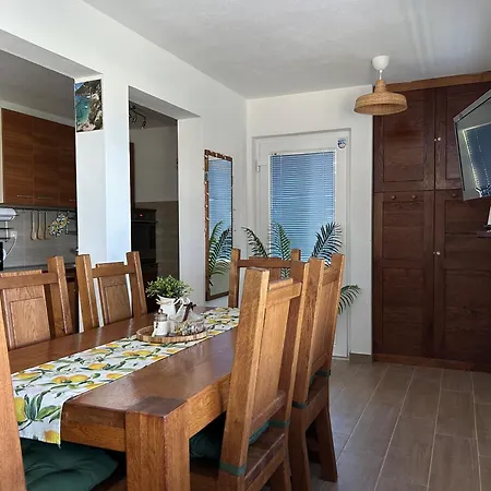 Apartman Velika Prapratna-mala Vala,veliki Uzitak Oskorušno