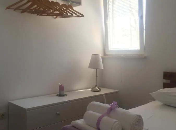 Velika Prapratna-mala Vala,veliki Uzitak * Oskorusno