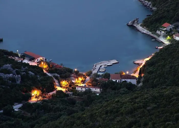 아파트 Velika Prapratna-mala Vala,veliki Uzitak *