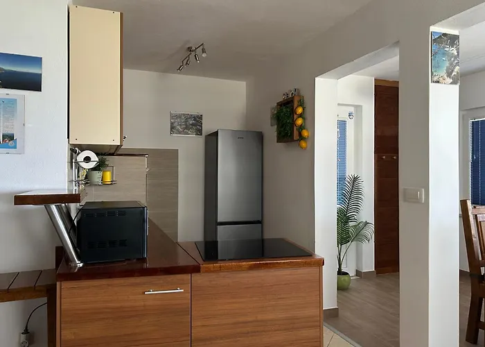 Velika Prapratna-mala Vala,veliki Uzitak 아파트 Oskorusno